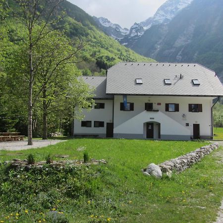 Pus Bavsica Hostel Log pod Mangartom Luaran gambar