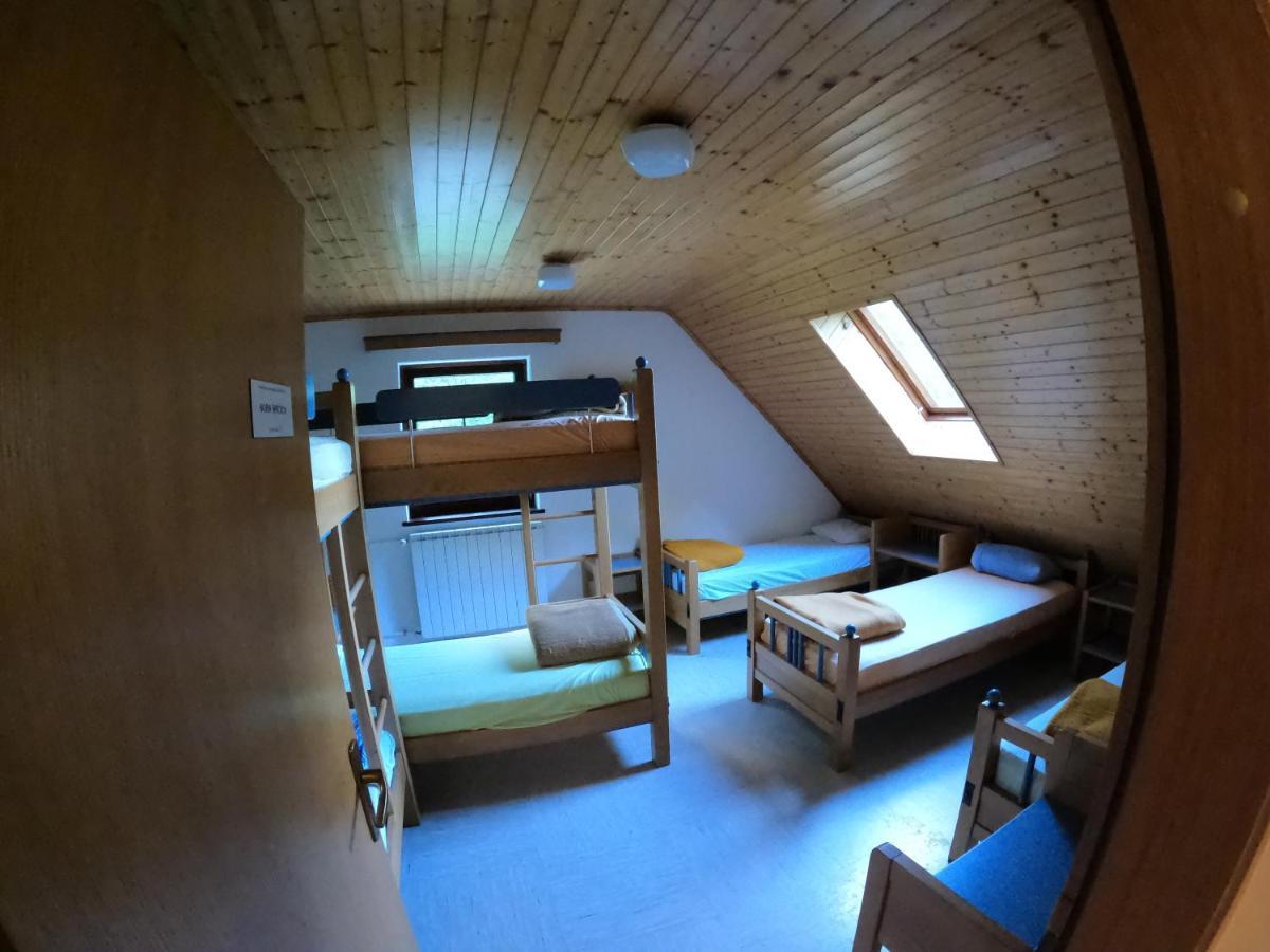 Pus Bavsica Hostel Log pod Mangartom Luaran gambar