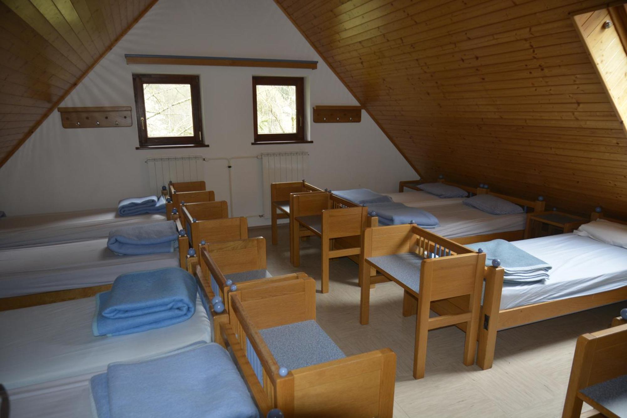 Pus Bavsica Hostel Log pod Mangartom Luaran gambar